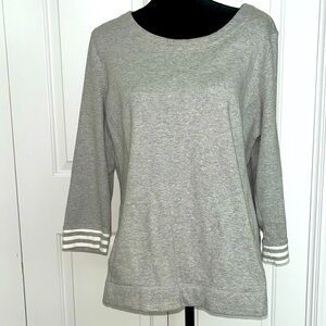 Sweatshirt w/ kangaroo pocket